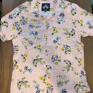 Good Vibes Men's Pink Hawaiian Tropical Print Short-Sleeve Shirt
